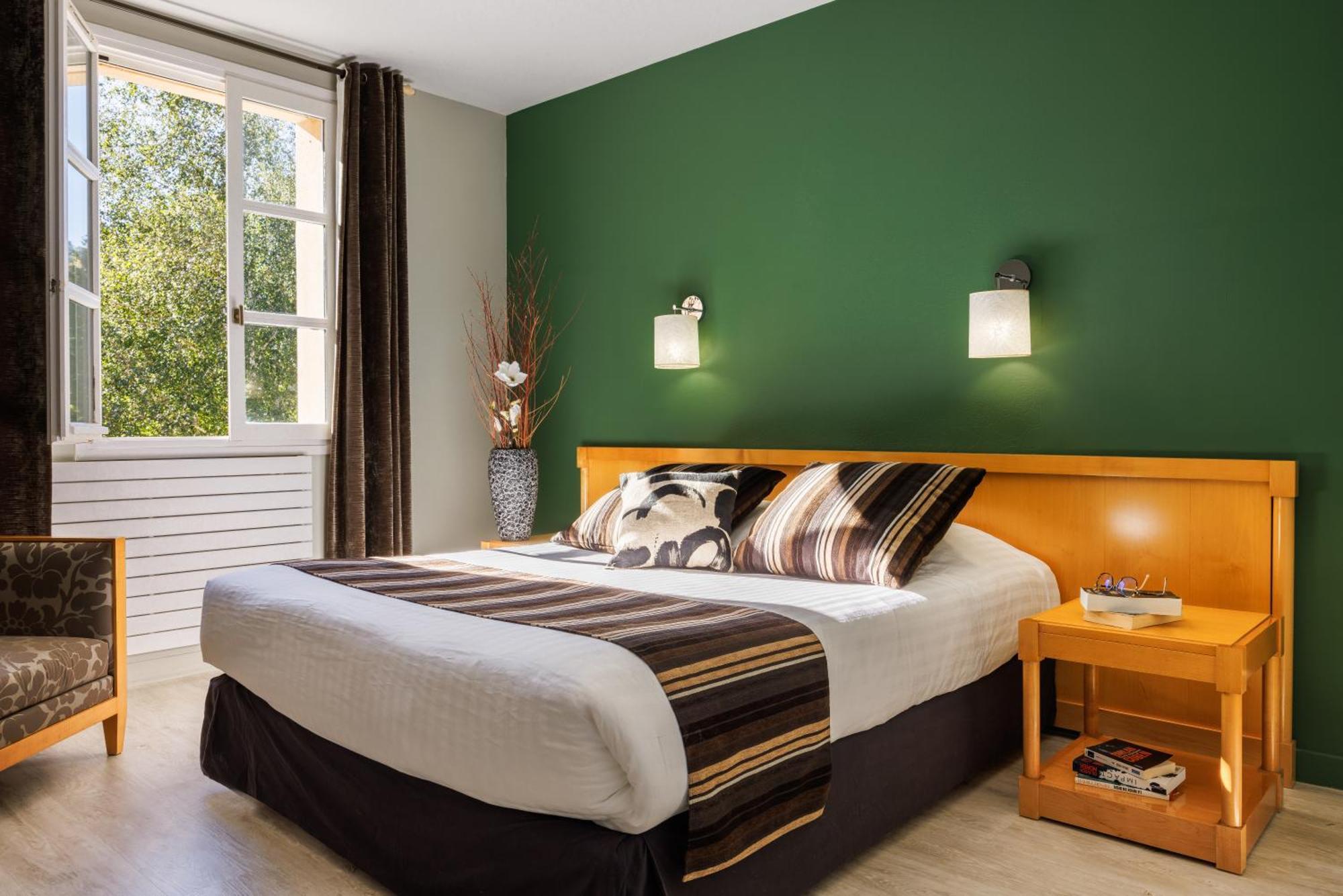 Logis Hotel Golf Le Domaine Du Val De Sorne Vernantois Kültér fotó