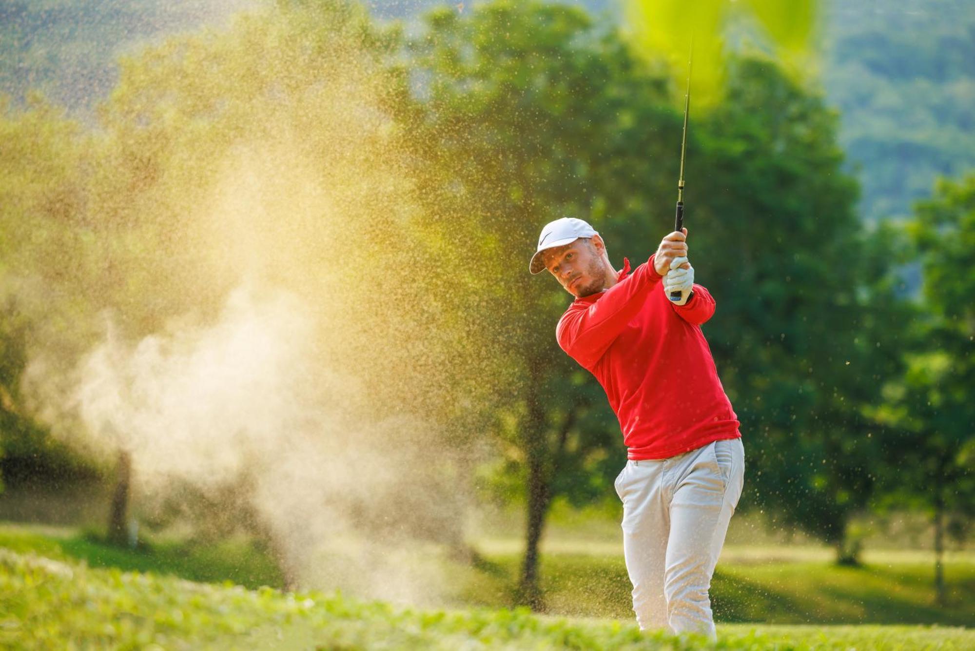 Logis Hotel Golf Le Domaine Du Val De Sorne Vernantois Kültér fotó