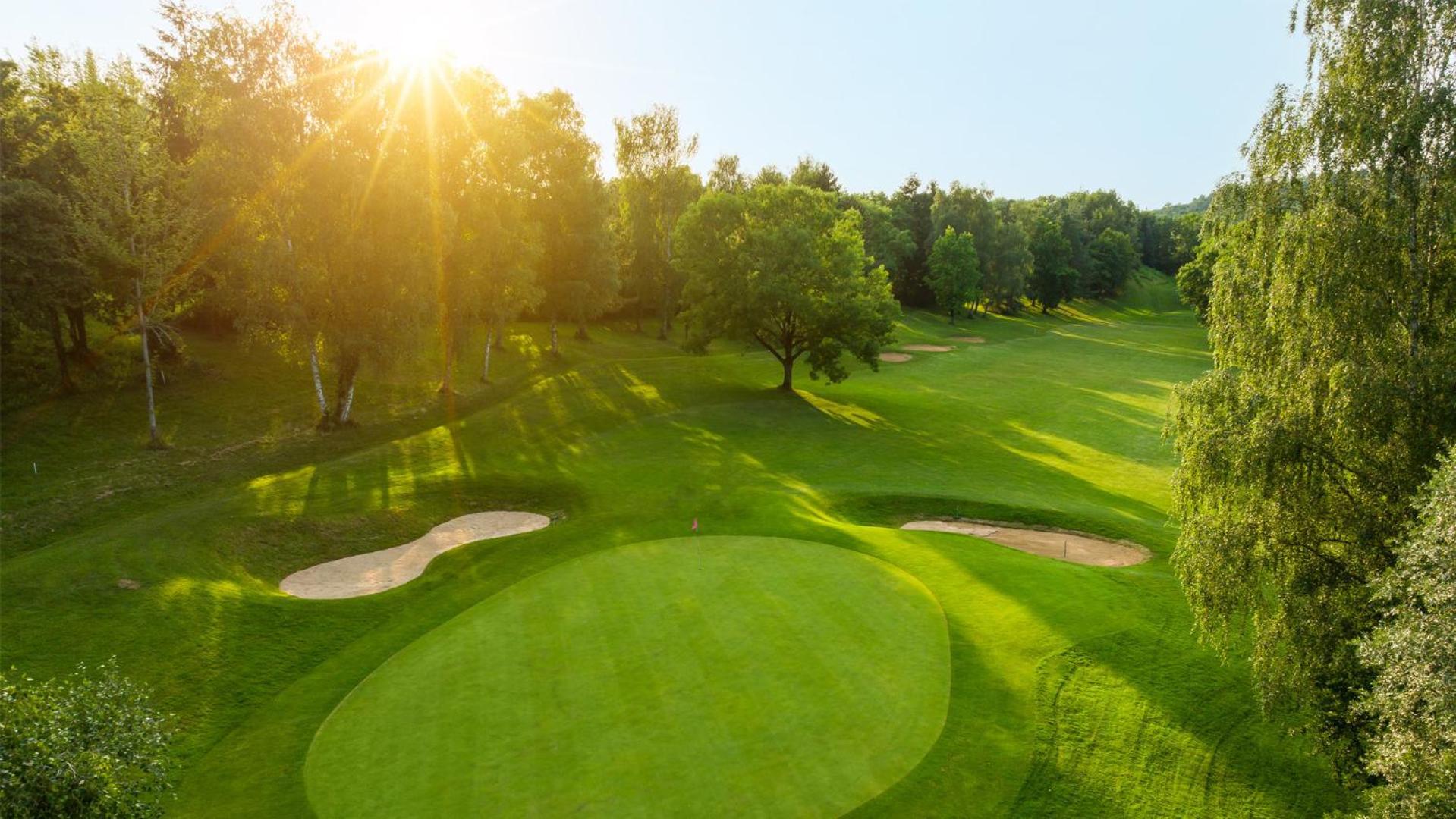 Logis Hotel Golf Le Domaine Du Val De Sorne Vernantois Kültér fotó