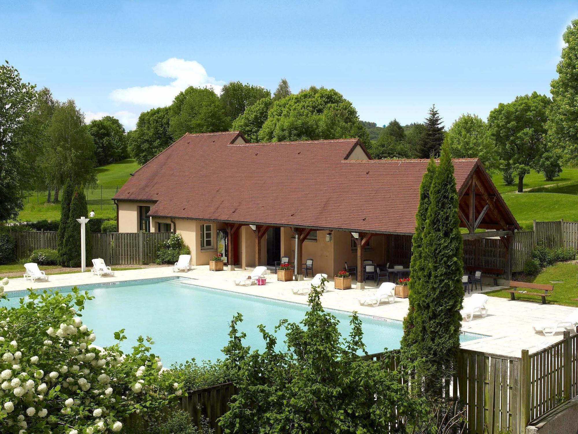 Logis Hotel Golf Le Domaine Du Val De Sorne Vernantois Kültér fotó